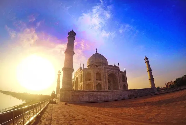 Sunrise Tour of The Taj Mahal with Fatehpur Sikri from Agra