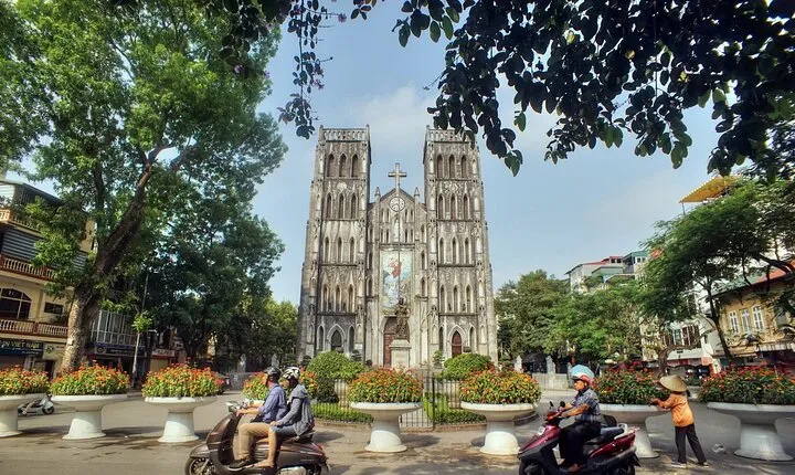 Half Day Hanoi Private Walking Tour with Local Culture