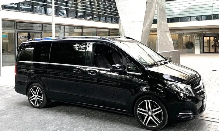 Departure Private Transfer: Phoenix to Sky Harbor Airport PHX in Luxury Van