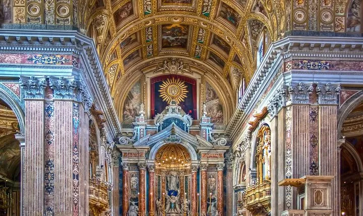 Baroque Naples: Guided Private Walking Tour with Art Historian