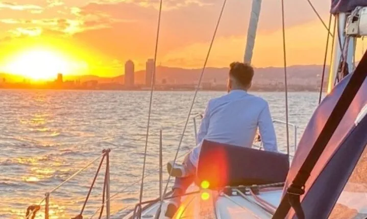 Barcelona Sunset Sailing with Open Bar of Cava and Snacks