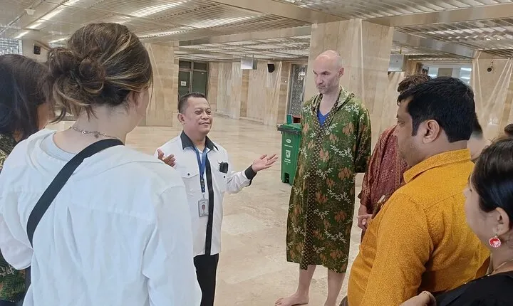 Jakarta Half Day Shared Guided Tour Visit Monument and Old Town