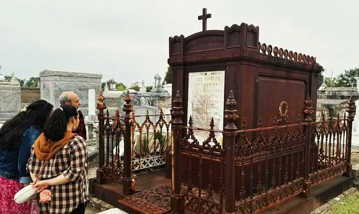 New Orleans Historic Cemetery Tour: Explore Our Cemeteries
