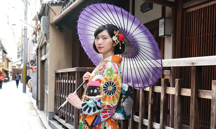 Kyoto Gion: Kimono&Yukata Experience for Kids & Families at WARGO