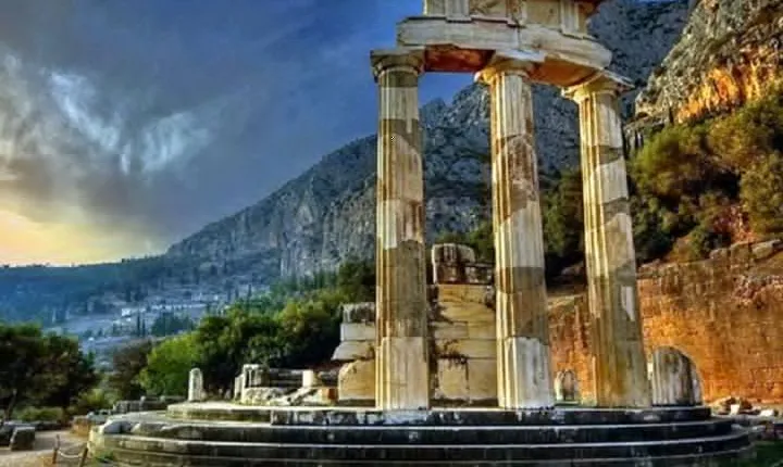 Delphi, Meteora Monasteries & Thermopylae Two (2) Days Private Tour