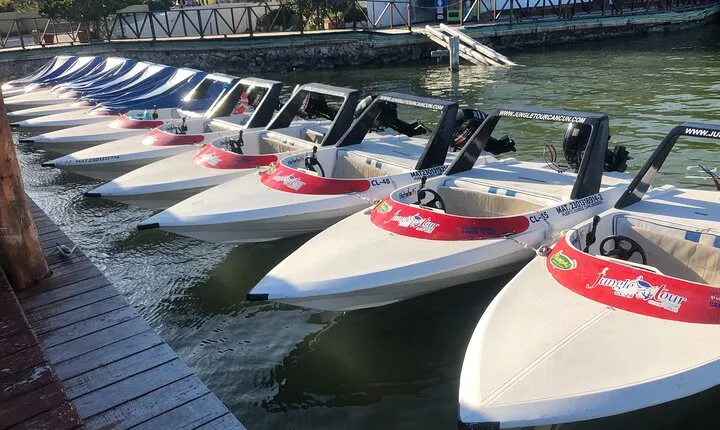 Live this extreme experience, Speedboat tour & snorkel included. 