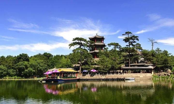 Chengde City(Mountain Resort,Small Potala Palace,Puning Temple) One day tour