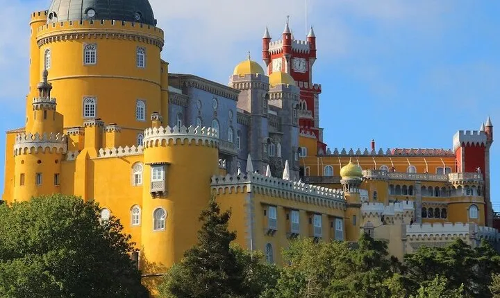 Discover Pena Palace: Private Day Trip to Sintra from Lisbon