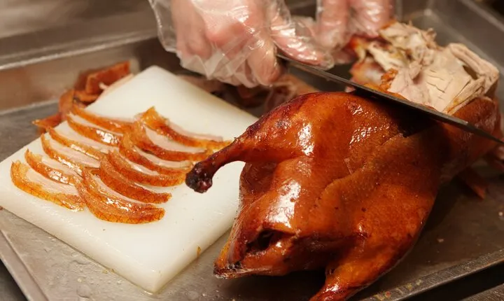 Beijing Evening Guided Tour: Roast Duck Dinner and Acrobatic Show