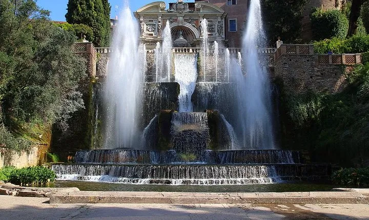 Small-Group Tour of Hadrian's Villa and Villa d'Este from Rome