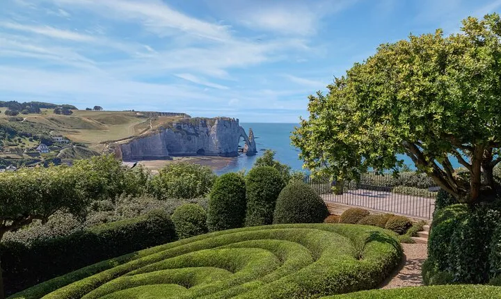Etretat and Rouen Private Full Day Tour from Paris