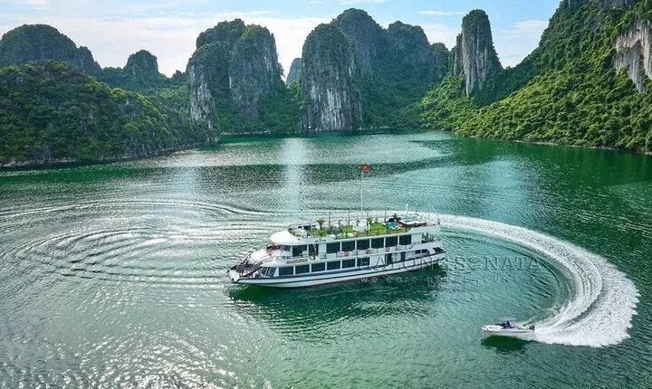 Discover Halong Bay's Wonders: 5* Sonata Cruise with Live Music