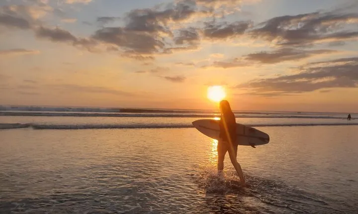 Surflesson and Surf Guiding from Bali