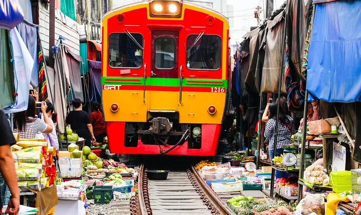Maeklong Railway Market and Damnoen Saduak Floating Market Tour From Bangkok