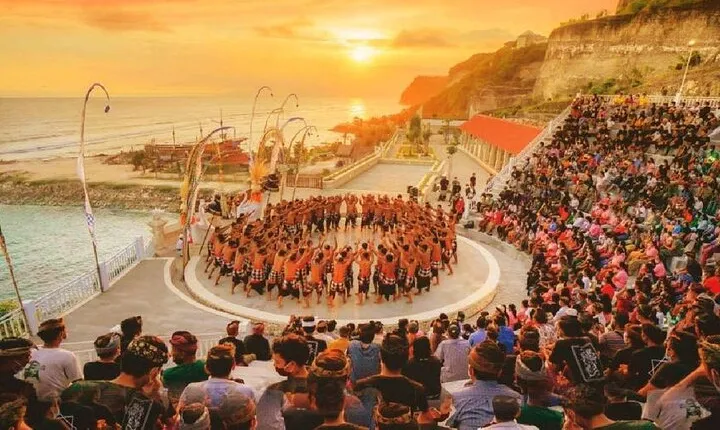 Uluwatu Temple - Kecak Dance - Seafood Dinner - All Inclusive