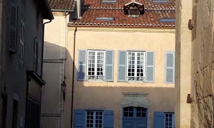 Exploring the Village of Cluny: A Self-Guided Audio Tour