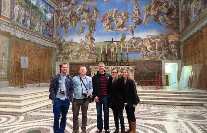 Vatican, Sistine, St. Peter's Private Tour and Secret Room Access