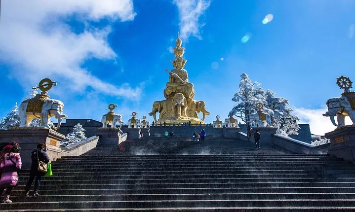 Chengdu Private Round Trip Transfer to Emei Mountain