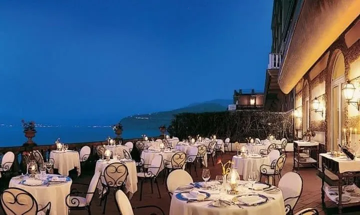 Naples: Romantic Gourmet Dinner on the Rooftop Terrace