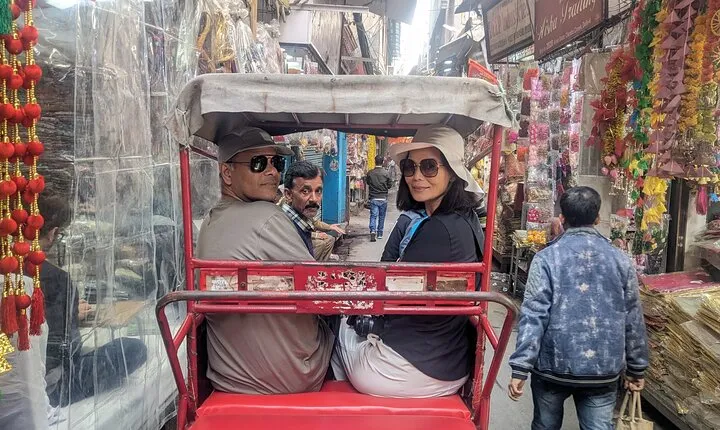 Epic Private Tour of Delhi with Premium Guide & Car