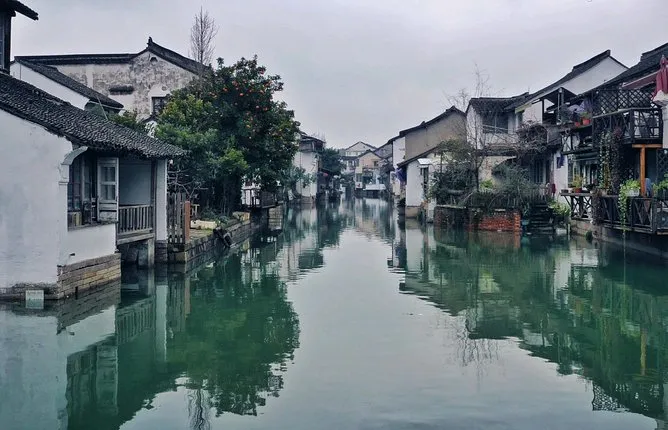Private Shanghai City & Ancient Water Town Tour