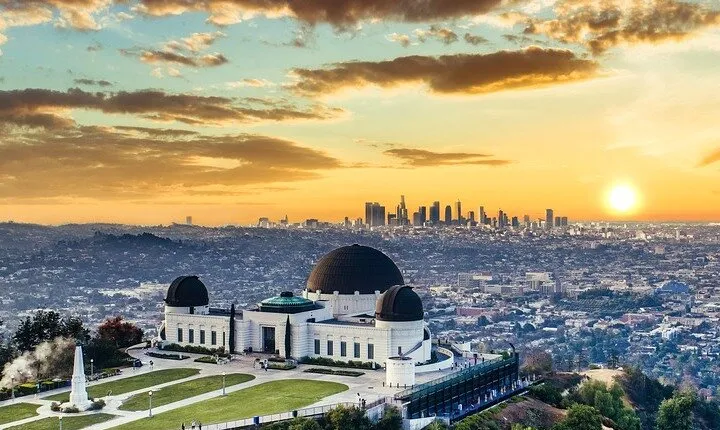 From Hollywood: Griffith Observatory Sunset Tour with Local Guide