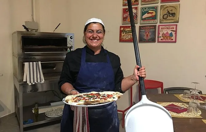 Pizza and Gelato Making class in Florence