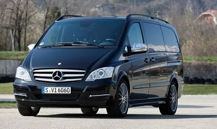 Private Airport Arrival Transfer: London Heathrow to Central London