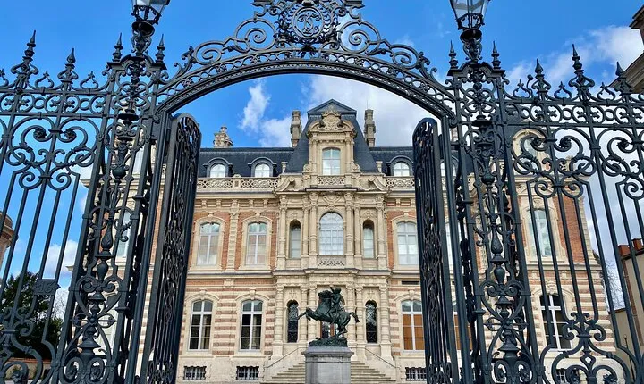 Moet et Chandon Ruinart VIP Cellars & Tastings trip from Paris