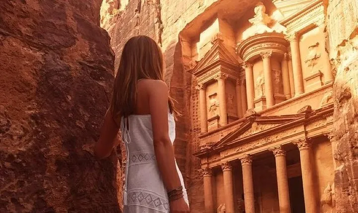 2-Day Jordan Highlights: Petra, Wadi Rum, Aqaba & Dead Sea