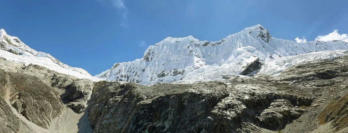 Full-day Laguna 69 hike in Huascarán National Park