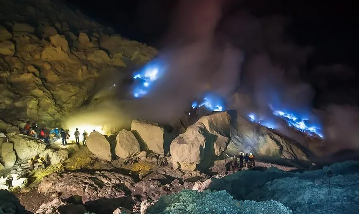 Kawah Ijen Midnight Blue Flame Tour Package