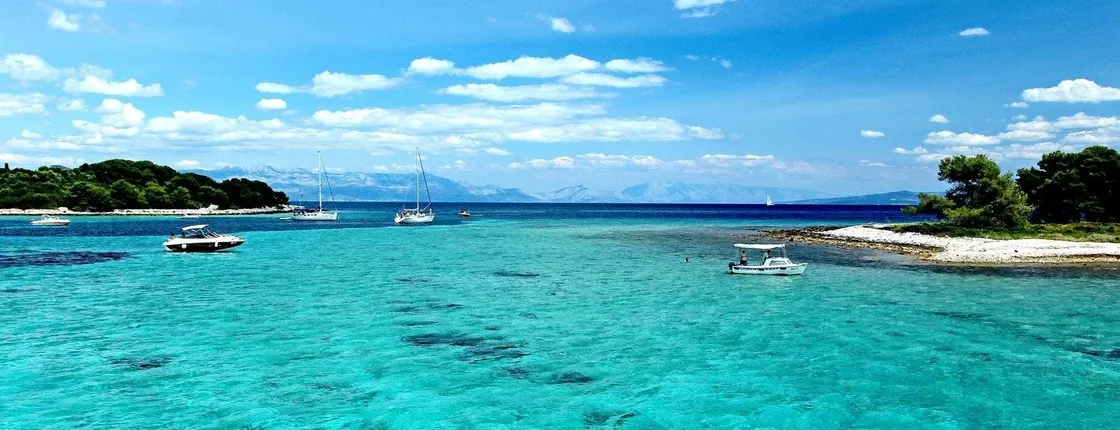 Blue Lagoon tour from Trogir including lunch