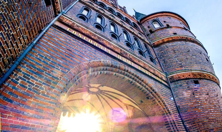 Lübeck: Old Town Highlights Private Walking Tour