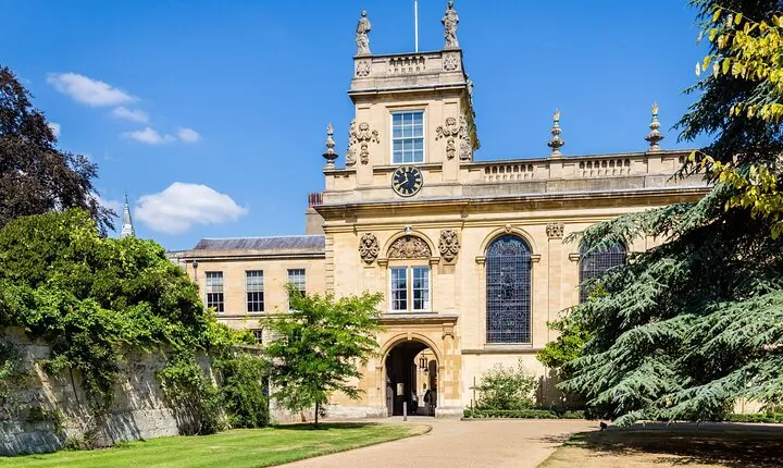 Private Guided 3 Hours Walking Guided Tour in Oxford