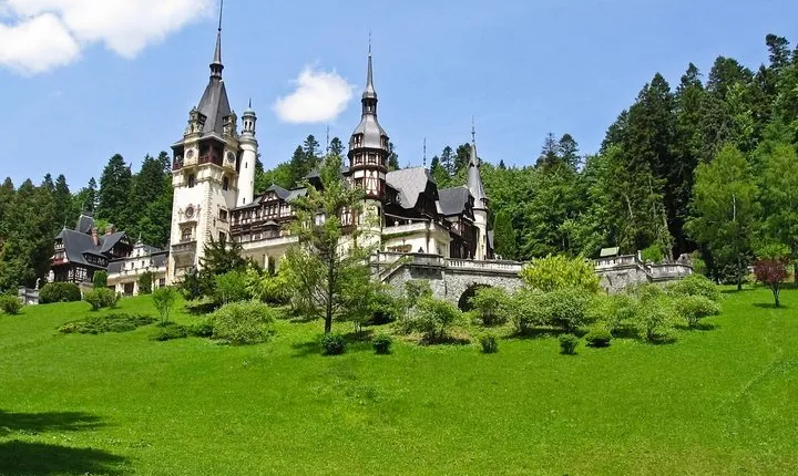 Small-Group Castle, Canyon and Sparkling Wine Day Trip from Brasov