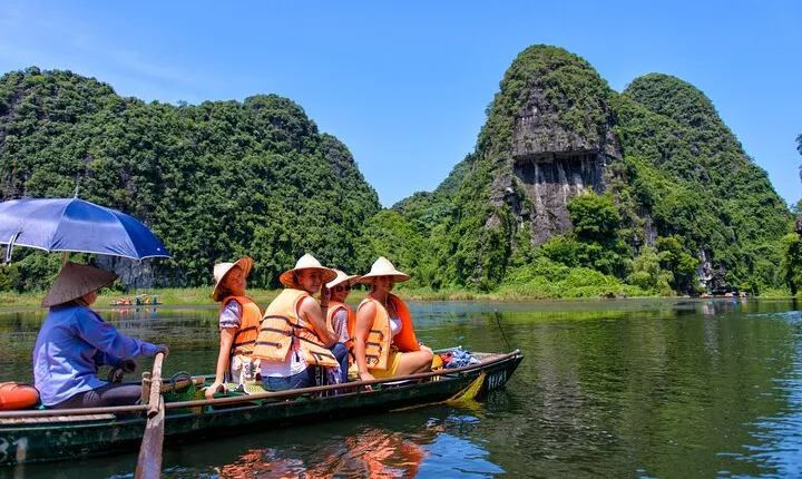 Small Group Ninh Binh Tour : Bai Dinh Trang An Mua Cave Day Tour from Hanoi