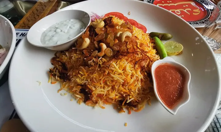 Private Dubai Street Food Tour .