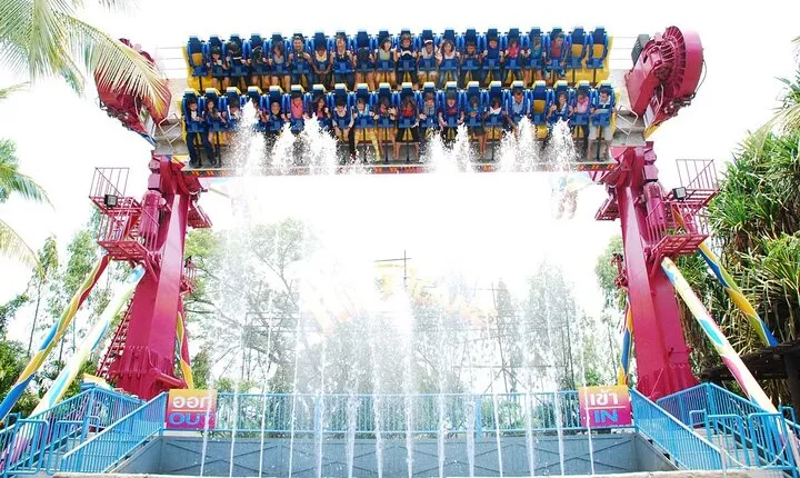 Dream World Bangkok Amusement Park Unlimited Ride & Snow Town