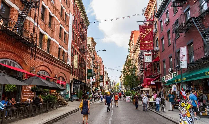 New York City Mafia and Local Food Tour led by NYPD Guides