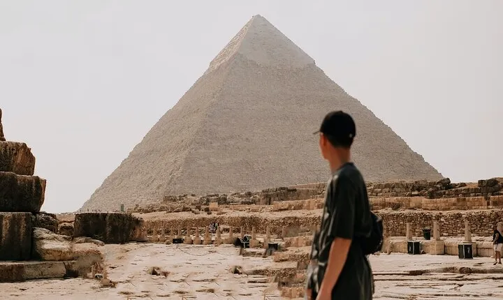Giza Pyramids Tour With Lunch and Felucca Ride on the Nile