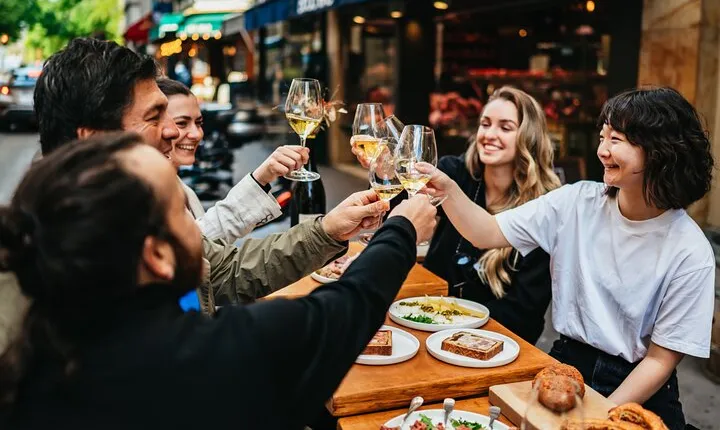 Paris: Left Bank Gastronomy & Wine tour with a Culinary School