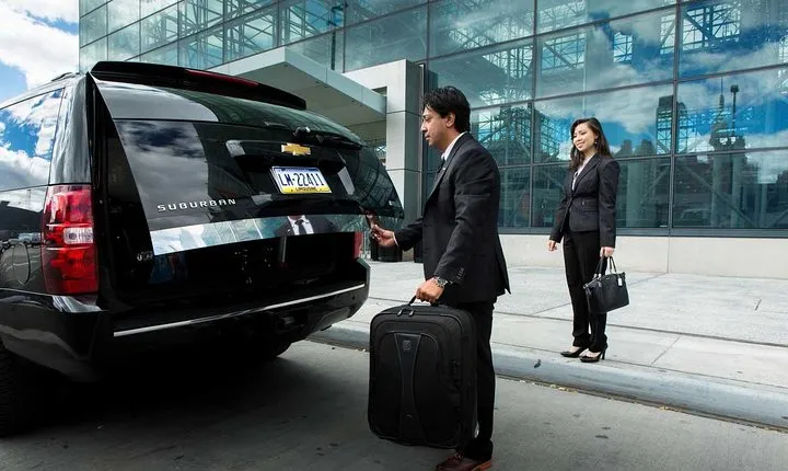 One Way Private Car From Hue City To Hoi An City