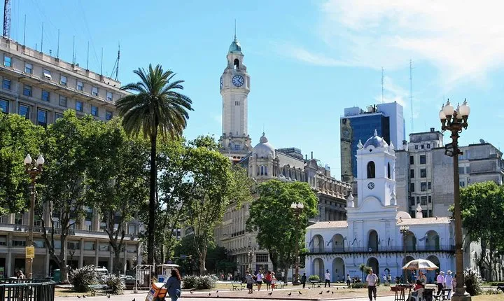5hs Small Group City Tour of Buenos Aires (Optional Street Food)