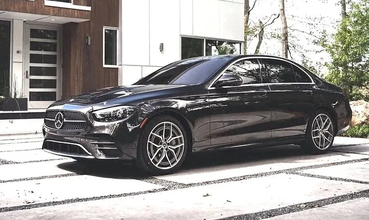 Private Transfer: Rome Airport FCO to Rome City by Business Car