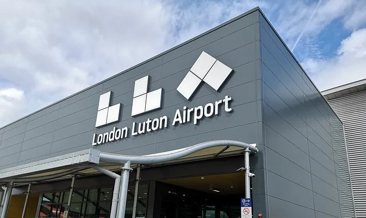 Private Taxi Transfer from Luton Airport to London