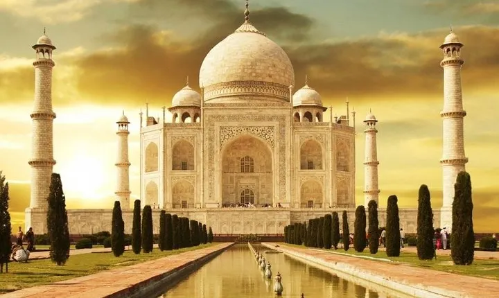 Sunrise tour of Taj Mahal from New Delhi