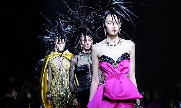 Fashionista's Dream: Dive in Milan's Trendsetting Scene min 2 pax