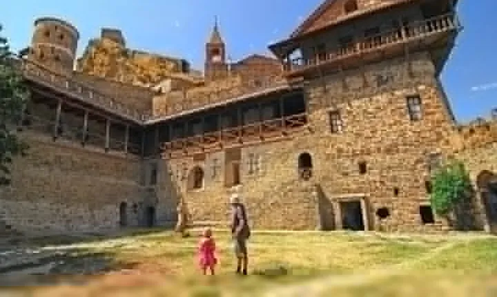 Kakheti Gems: Rainbow Mountains, Gareji & Signagi Private Tour