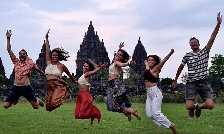 Borobudur Climb To the Top and Prambanan Tour of Yogyakarta